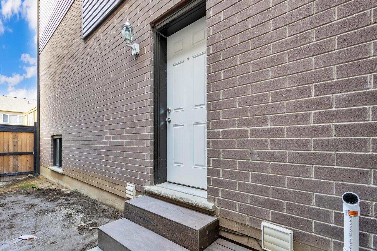 Modern 1 Bedroom + Den In Cambridge Εξωτερικό φωτογραφία