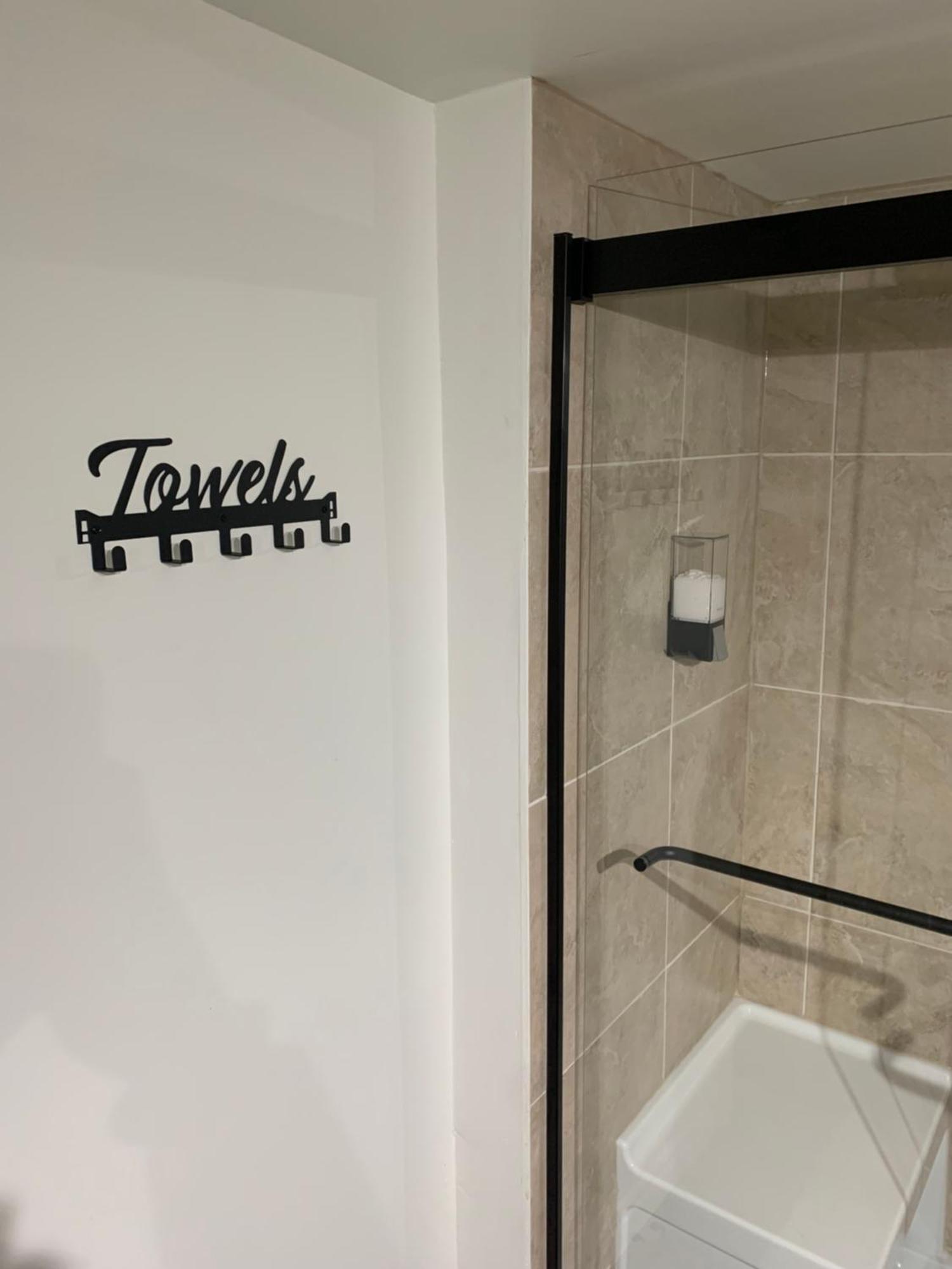 Modern 1 Bedroom + Den In Cambridge Εξωτερικό φωτογραφία
